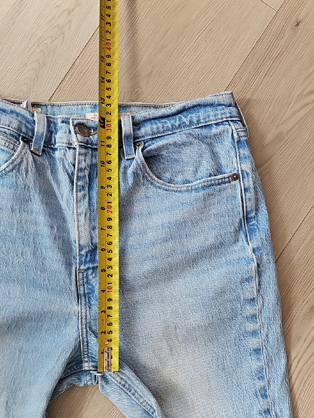 Levi's Premium 70s High Slim Straight Medium Wash Jeans, Sz 28 *Stains - Read - Picture 14 of 16